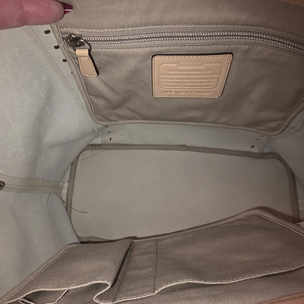Coach Tan and Cream Women's Tote Bag - Picture 4 of 12